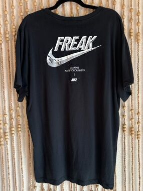 Nike Men’s Black Nike Freak Short Sleeve Casual Lounge Everyday T Shirt XL